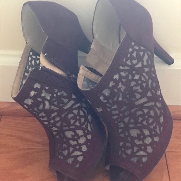 Shoes - Picture 2 of 2